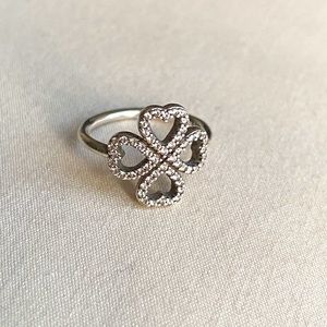 Pandora - Petals of Love Four Leaf Clover ring